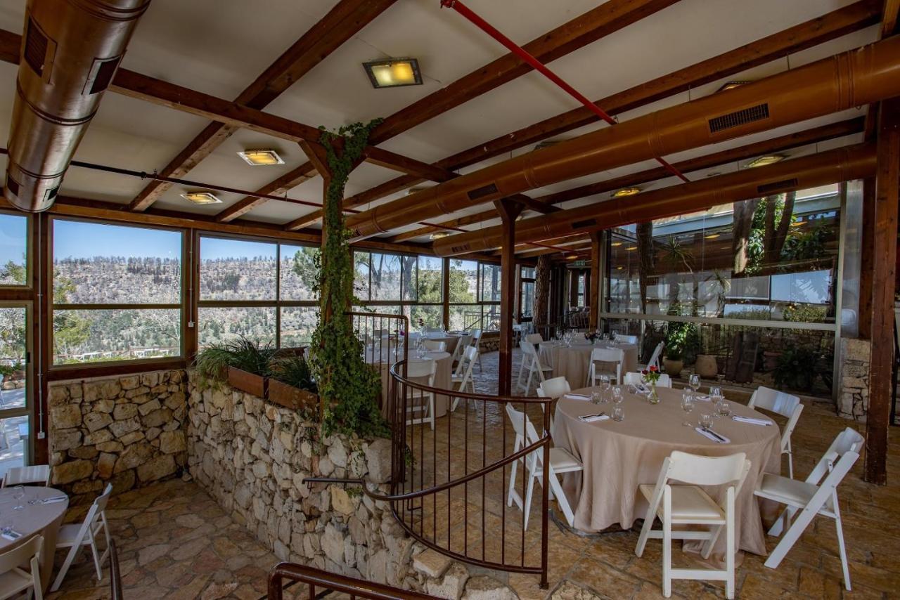 Logos Hotel In Yad Hashmona Exterior photo